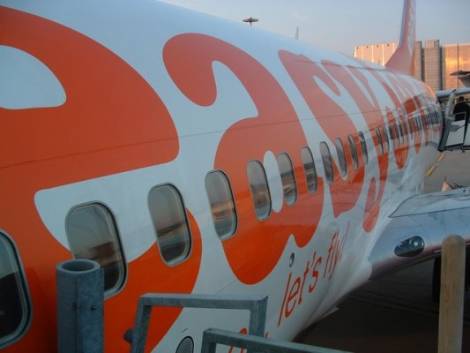 easyJet: maxi recruitment di piloti e hostess per il network europeo
