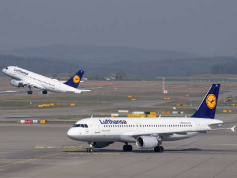 Lufthansa, nel 2021 ridotte le perdite