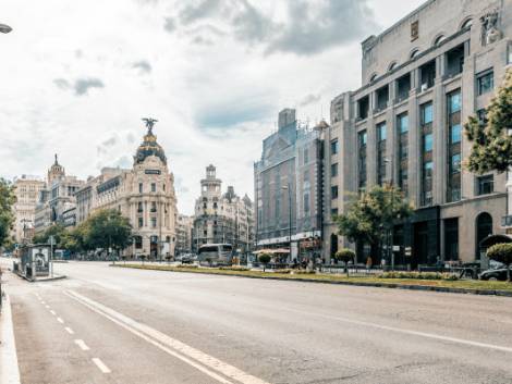 Madrid “a un passo dalla normalità”: tolti i limiti di capienza al chiuso