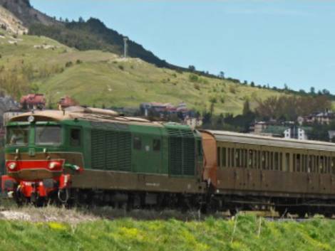 Campania, in treno come negli anni '30: torna il Pietrarsa Express