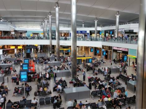 Allarme della Iata: manca personale negli aeroporti, l’estate è a rischio