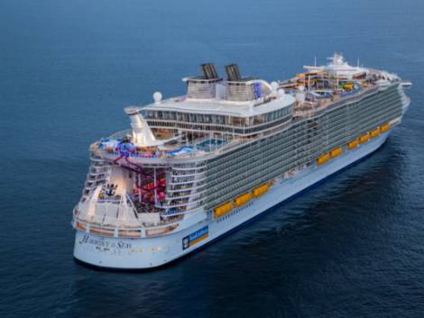 Royal Caribbean, i dirigenti si tagliano lo stipendio