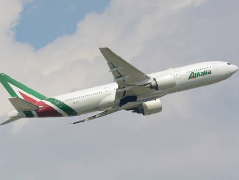 Alitalia e Delta, patto transitorio per i voli transatlantici