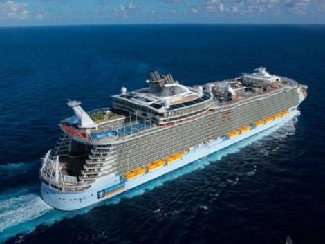 Royal Caribbean, un milione di dollari per le popolazioni colpite dall'uragano Dorian