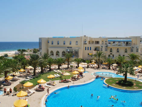 Tunisia due anni dopo, riapre l’albergo di Sousse