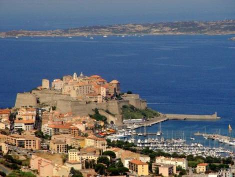 Napoleon gioca d'anticipo sulla programmazione Corsica