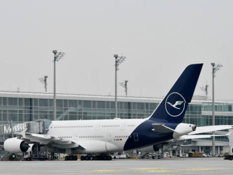 Lufthansa: scure sui voli anche nel mese di aprile