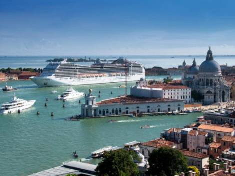 Grandi navi a Venezia, Confitarma: “Sì a soluzione che tuteli città e interessi del settore”