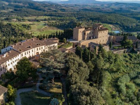 Toscana: Castelfalfi passa da Tui alla famiglia indiana Lohia