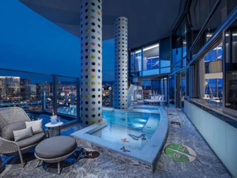 A Las Vegas la suite da 100mila dollari a notte griffata Damien Hirst