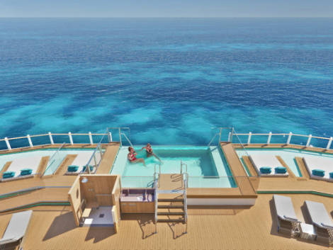 Norwegian Cruise Line, Del Rio va in pensione: cambi ai vertici