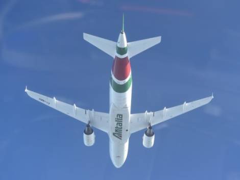 Alitalia prima in Europa per puntualità ad aprile