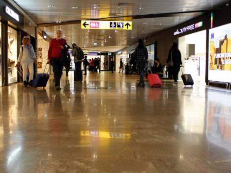 Aeroporto di Fiumicino, steward anti truffa per i turisti in arrivo a Roma