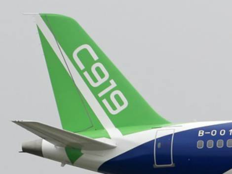 C919, inizia l’avventura: 300 ordini per l’aereo cinese che sfida Boeing e Airbus