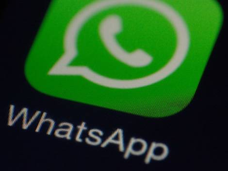 WhatsApp, arrivano i messaggi che si autodistruggono