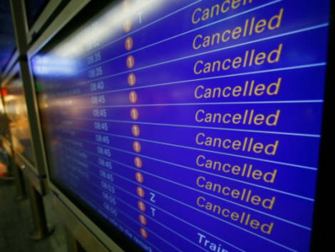 Sciopero dei trasporti in Francia: voli cancellati e treni soppressi