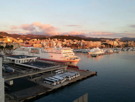 Baleari, Palma di Maiorca mette un freno alle crociere: massimo 3 navi al giorno