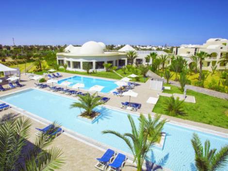 Futura Vacanze mette in programma il Futura Club Cesar Thalasso Aqua Resort di Dejrba e due tour