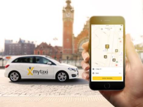 L'accordo Trenitalia-MyTaxi si estende anche a Napoli