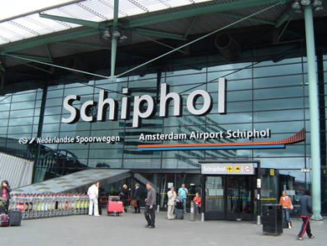 Amsterdam Schiphol pensa a una fee sui bagagli