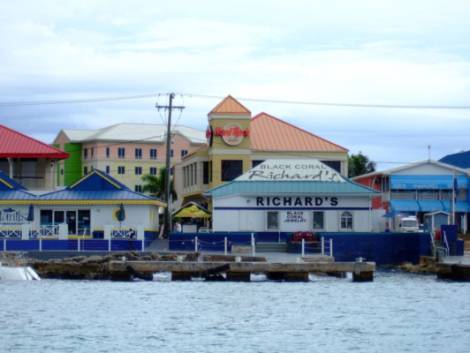 Isole Cayman: stop ai test per i viaggiatori vaccinati