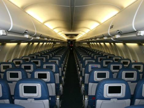 Stop alla quarantena: piano a quattro per i viaggi in aereo