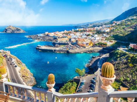 Ancora incendi a Tenerife, ma le aree turistiche non corrono pericoli
