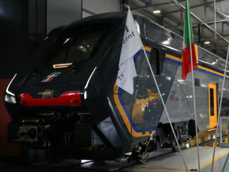 Trenitalia, il primo treno ‘Rock’ esce dalla fabbrica, via ai test sui binari