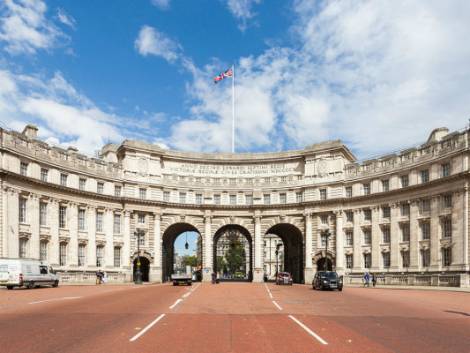 Il primo Waldorf Astoria di Londra nel palazzo dove nacque James Bond