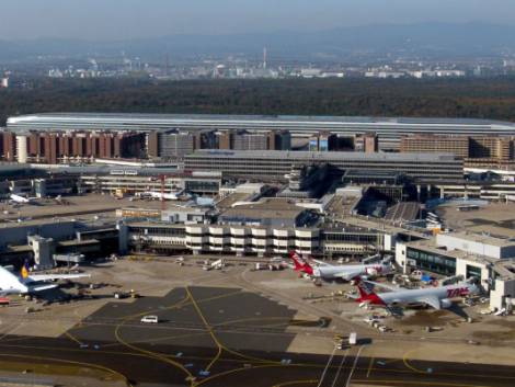 Aeroporto di Francoforte, emergenza finita: riprendono gli imbarchi