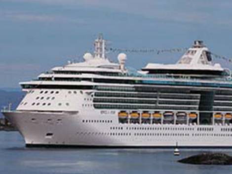 Royal Caribbean sospende le crociere di tre navi