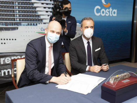 Costa Toscana pronta al debutto: la nave consegnata oggi alla compagnia