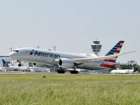 Parto ad alta quota: bambina nasce su un volo American Airlines
