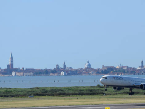 Delta raddoppia su Venezia, al via l’8 maggio i voli per Atlanta