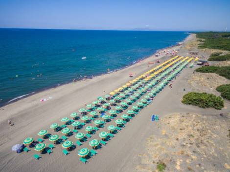 Apertura delle spiagge: regione per regione una mappa delle date di opening