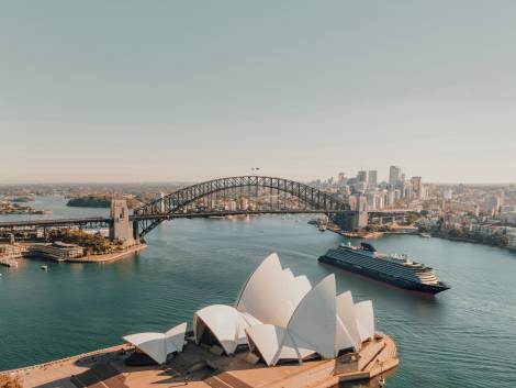 Explora Journeysapre le venditedi Endless Worlds