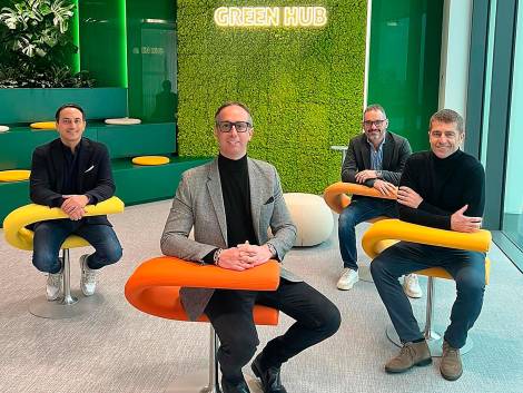 Da sinistra: i soci di Titanka Spa, Marco Baroni, Riccardo Viroli e Ronnie Pavani, assieme ad Alessandro Zucchetti, presidente Zucchetti