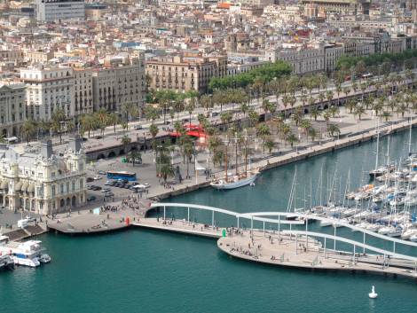 Barcellona tassail turismo: aumentiper hotel e crociere