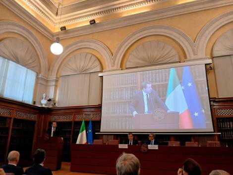 Salvini parla agli operatori del turismo: “Miglioriamo la connettività delle località italiane”