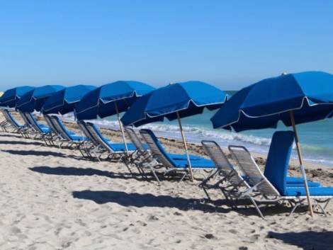 L’Italia e il caro-lettini: prezzi a &#43;17% in 3 anni per le spiagge