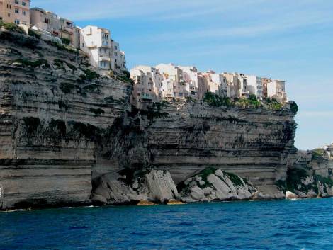 easyJet Holidays aggiunge i pacchetti per Corsica e Stiges