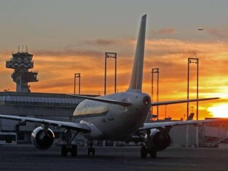 Assaeroporti: a ottobre traffico in calo del 37 per cento sul 2019