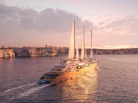 Il lusso di una crociera a vela: via alle prenotazioni per l’Orient Express Corinthian