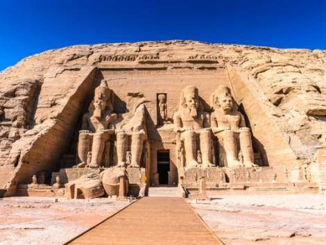 Spagna: decolla il primo charter al mondo su Abu Simbel