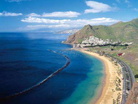 Canarie e Baleari dicono no al turismo di massa