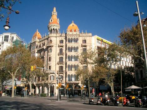 Holidu: Barcellona in testa alle mete più ricercate per il ponte