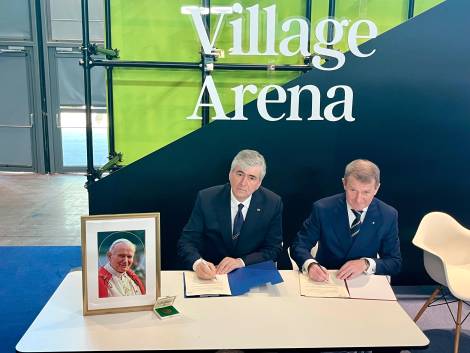 Il ministro Gianmarco Mazzi e Ireneusz Raœ, segretario di Stato presso il Ministero dello Sport e del Turismo della Polonia alla firma dell’accordo a TTG Travel Experience