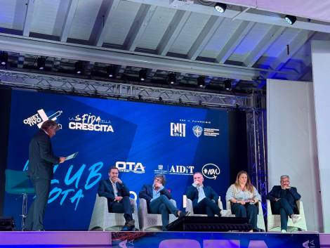 Obiettivo X sull’estateIl futuro in agenzia di viaggi
