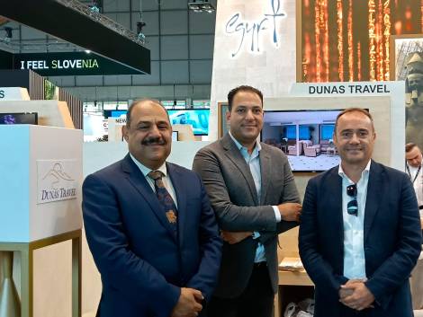 Da sinistra: Isaac Ibrahim, ceo di Abraam Nile Cruise; Attia Yamani, ceo di Dunas Travel, Giovanni Fiore, direttore commerciale Italia di Dunas Travel