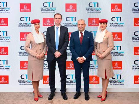 Matthew Scott, Senior Vice President, Network Passenger Sales Development di Emirates, con Filippo Galbiati, Industry Relations Gruppo Bluvacanze e CTI